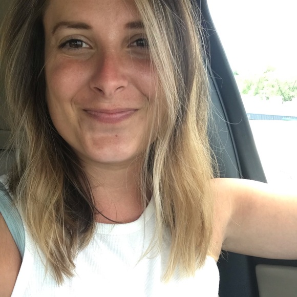 Meet your Posher, Ashley - Picture 1 of 1